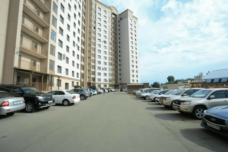 Автомобили в Барнауле / Фото: amic.ru