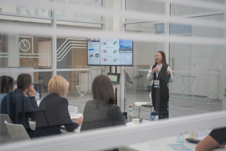 Студентка МИЭМИС Аялга Ламажык / Фото: пресс-служба АлтГУ