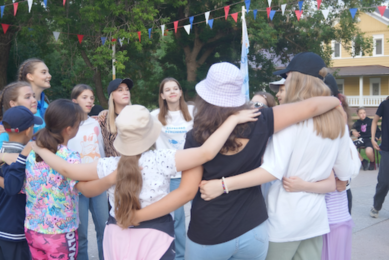 Дети в лагере "Орленок" / Фото: санаторий "Сосновый бор"