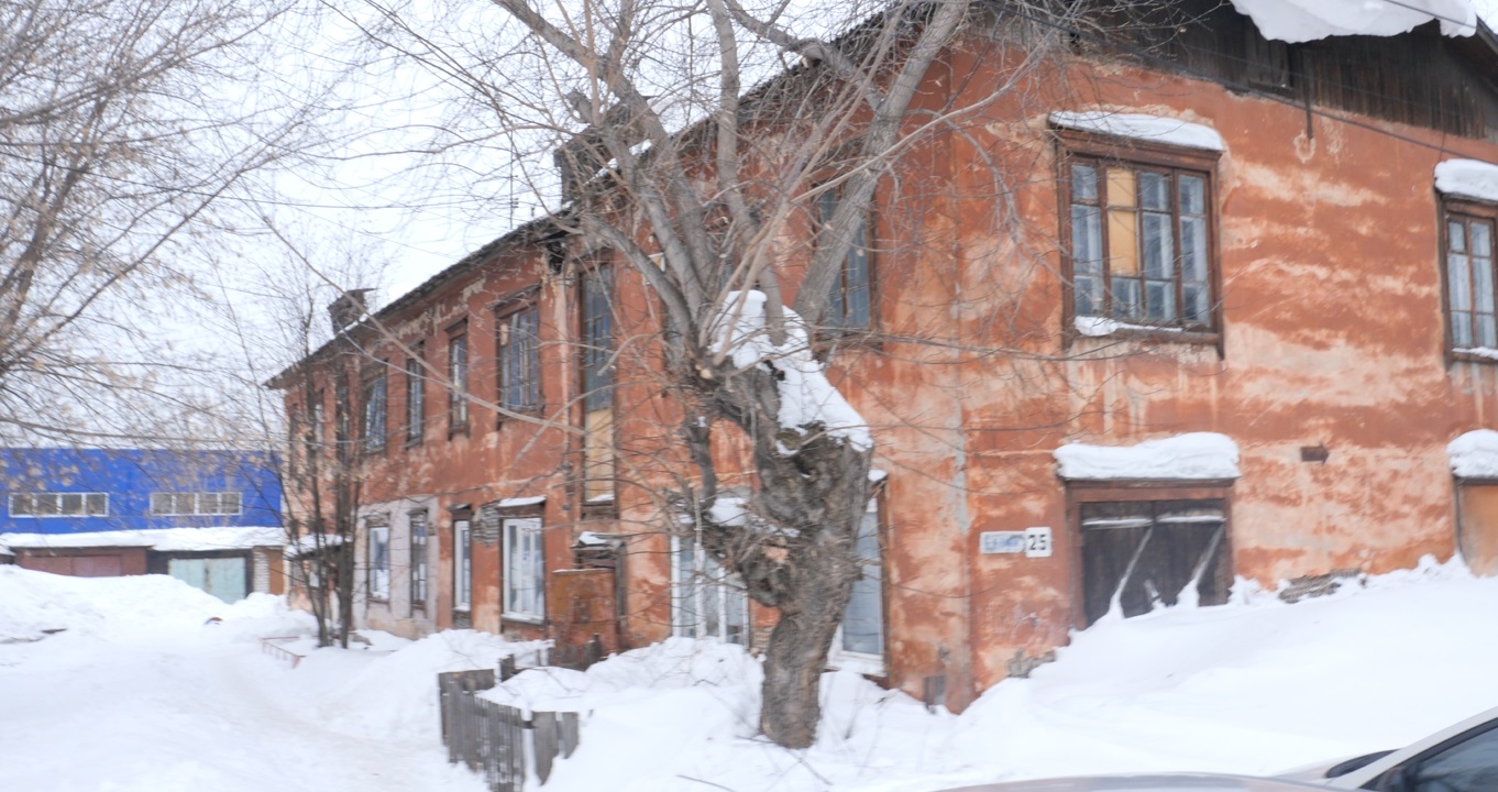 Инцидент произошел в старой двухэтажке на ул. Ярных / Фото: amic.ru