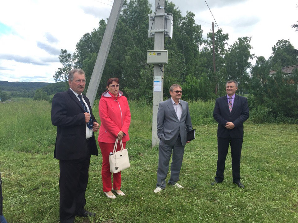 Интернет в сельской местности. Стройка волс. Шкаф уцн ростелеком. Беспроводной интернет в деревне. Интернет в селе.