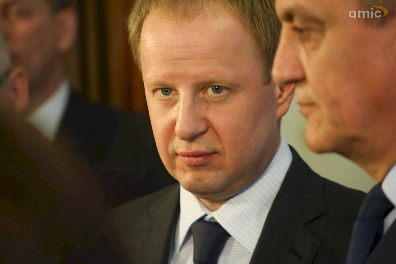 Виктор Томенко присматривается к происходящему