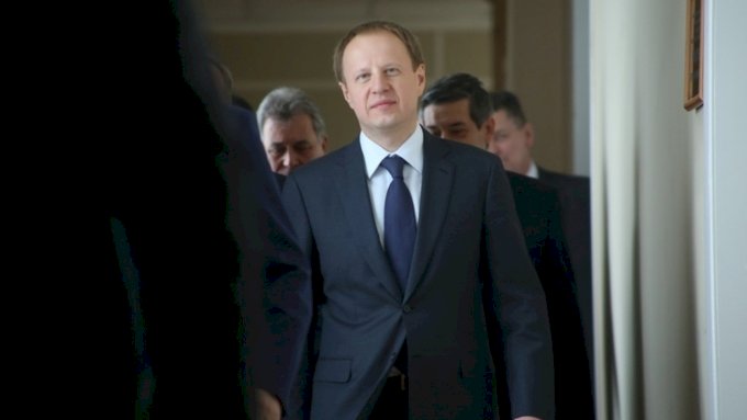 В коридорах власти