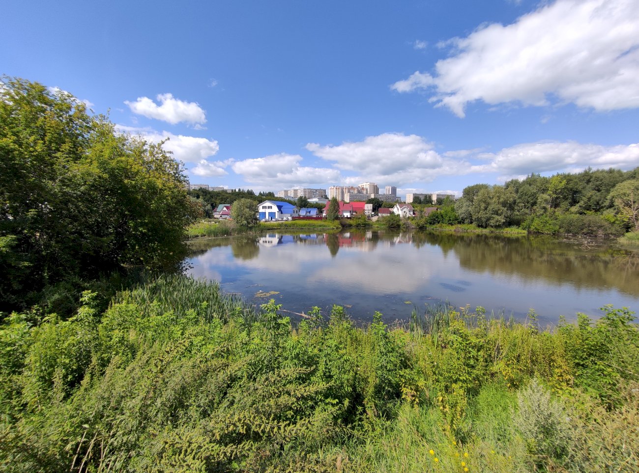 Озеро на ул. Гущина (со стороны ул. Попова)/ Екатерина Смолихина