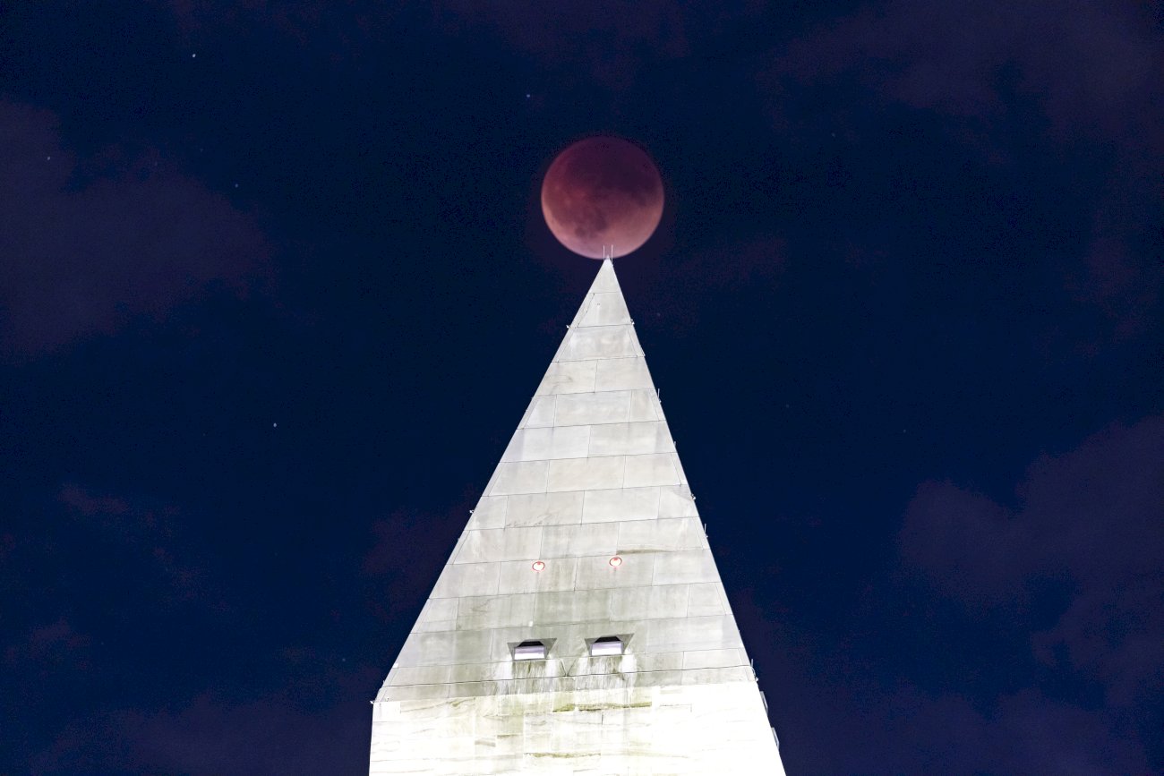  Лунное затмение в Вашингтоне